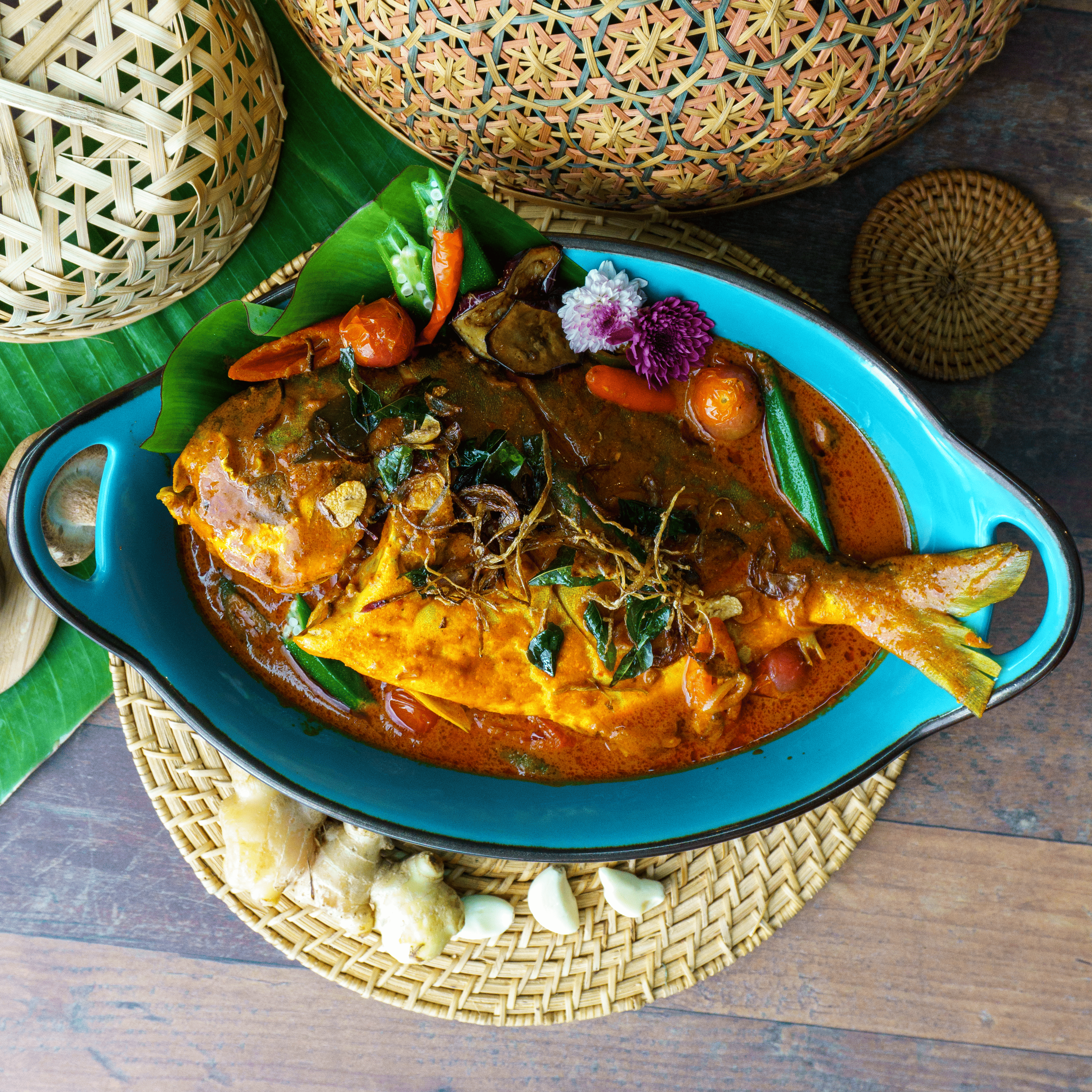 MK Golden Pomfret - Whole